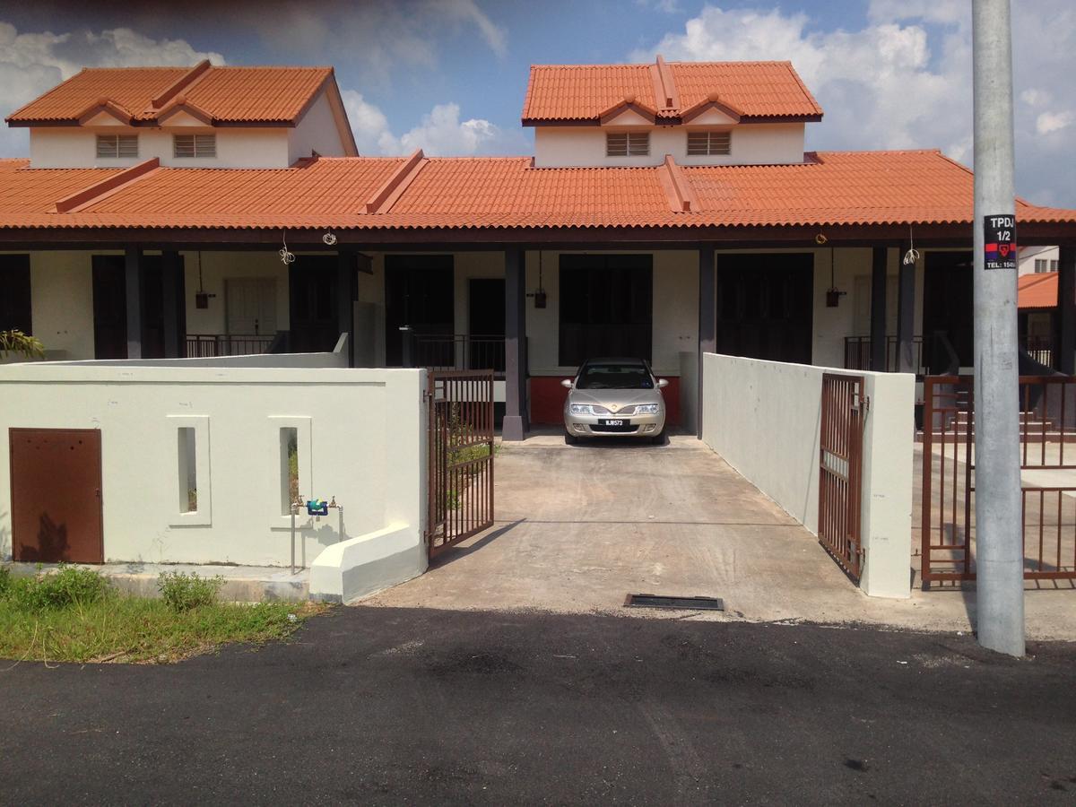 Teratakmuslim H'H Villa Malacca Екстериор снимка