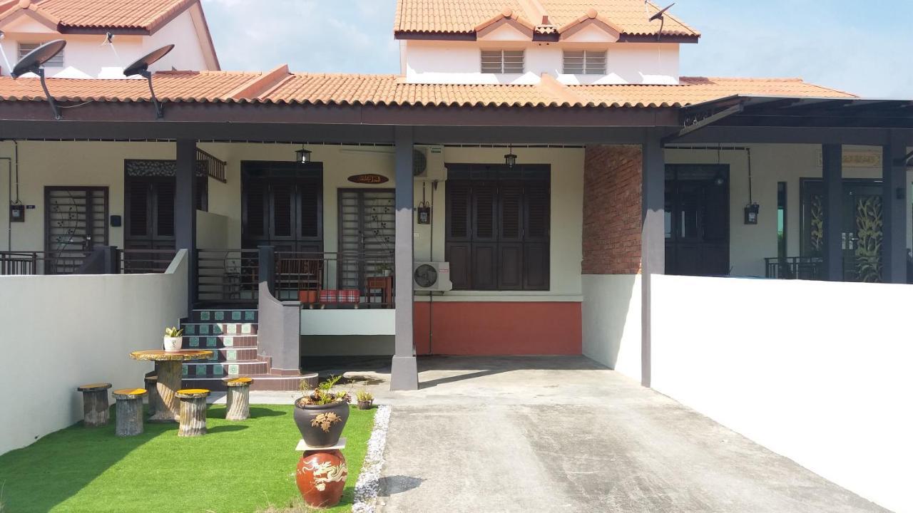 Teratakmuslim H'H Villa Malacca Екстериор снимка